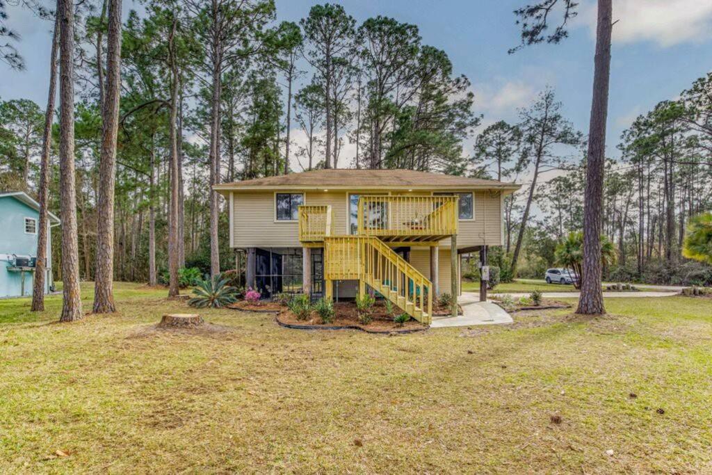 Woodsy Retreat, Steps To Bay - Hot Tub! Villa Gulf Breeze Exterior foto